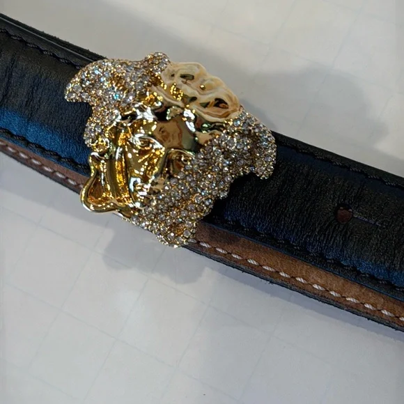 Versace | Accessories | Versace Vintage La Medusa Crystal  display picture 3
